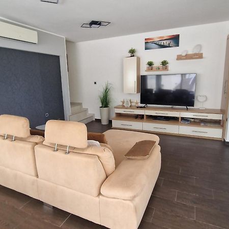 Villa Gina Sevid Εξωτερικό φωτογραφία